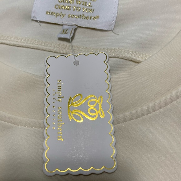 Simply Southern Off White/Cream Cropped Sweatshirt/Top - Picture 3 of 6